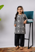 PyariPoshak Girls Exclusive Printed 2 Piece Suit – Modern Classic Look