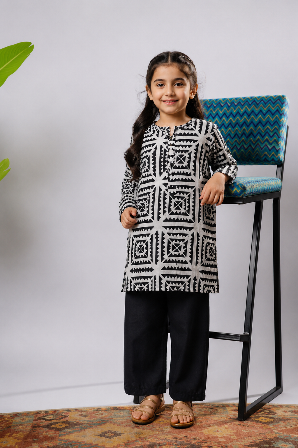 PyariPoshak Girls Exclusive Printed 2 Piece Suit – Modern Classic Look